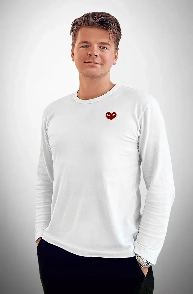 Erik-C_657x1000px Vanessa